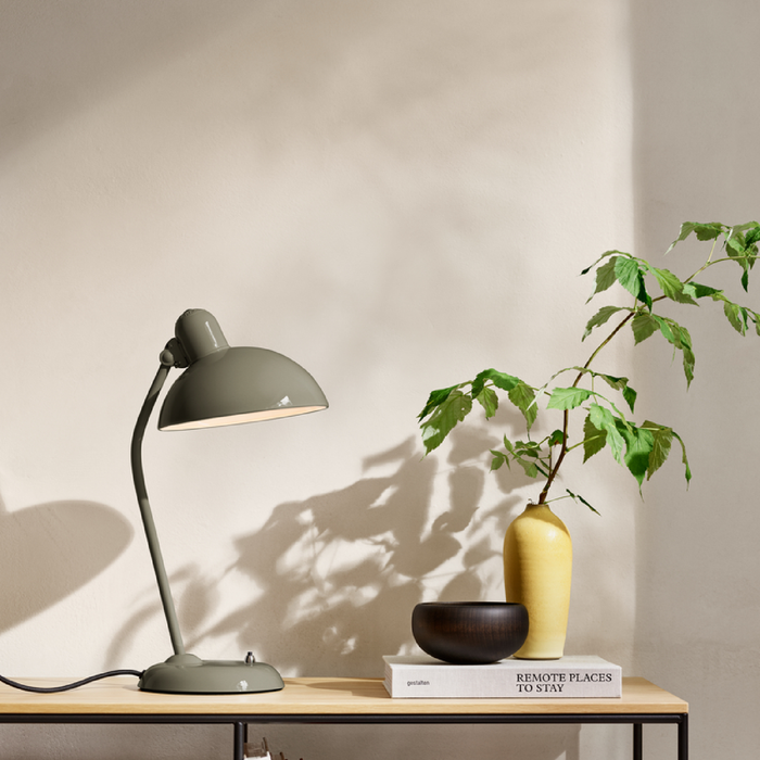 Fritz Hansen Kaiser Idell 6556-T Bordlampe