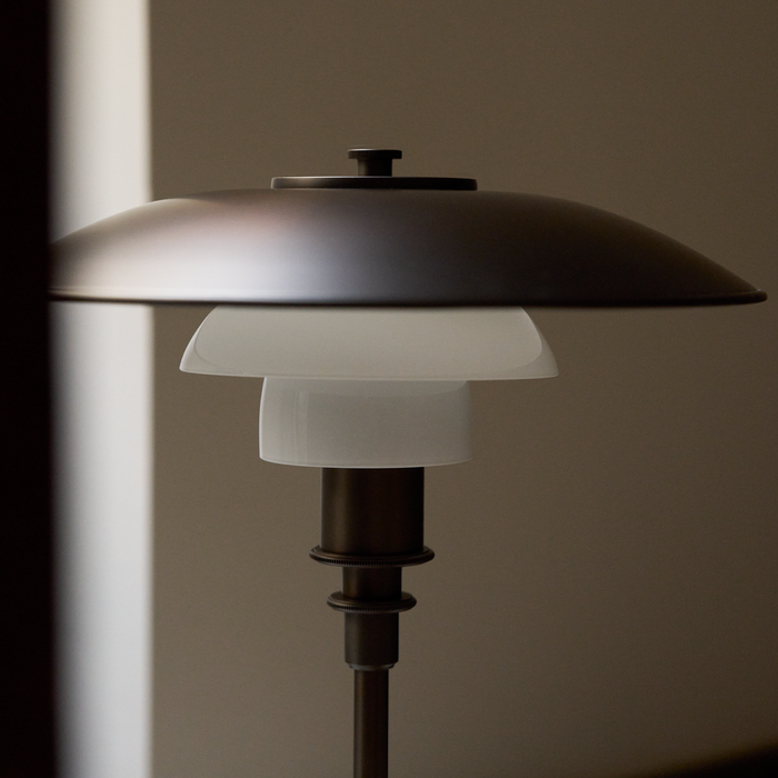 Louis Poulsen PH 3/2 Bordlampe Aged Brass