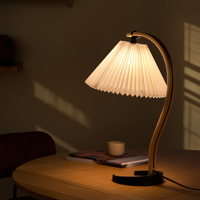 Gubi Timberline Bordlampe