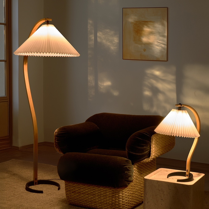 Gubi Timberline Bordlampe