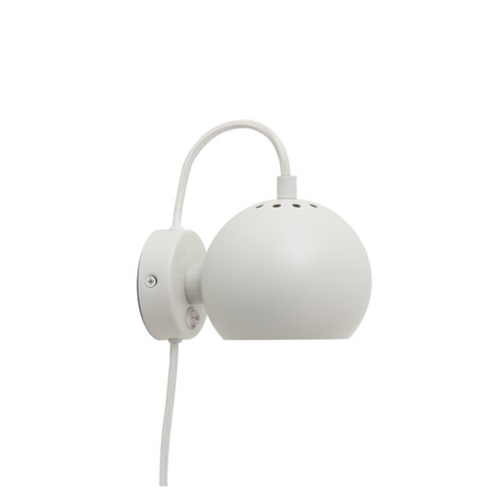 BALL_wall_lamp_white_-_on_off_switch_on_wall_box_-edited
